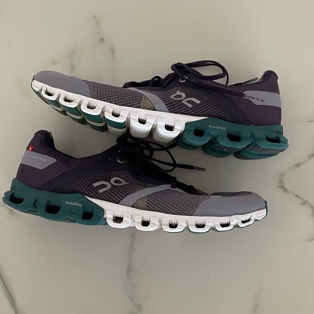 On running cloud women’s shoes